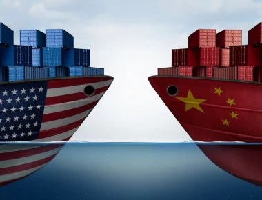 Συνεχίζεται ο εμπορικός πόλεμος ΗΠΑ-Κίνας: Επιπλέον δασμούς 16 δισ. δολαρίων επέβαλε ο Τραμπ